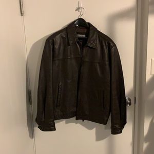 Vintage Structure brand men’s leather bomber jacket pristine condition! Large